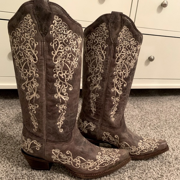 Corral Shoes - 🤎🤍NWT Corral Vintage Boots Size 8.5🤎🤍